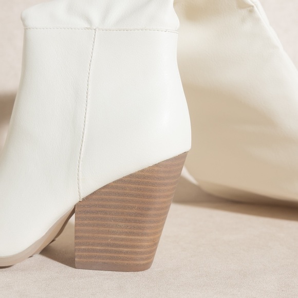 Knee high western boots - Picture 3 of 6